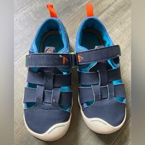 Plae Sam 2.0 Water Shoes Sandals Size 2 Big Boy Navy Fisherman